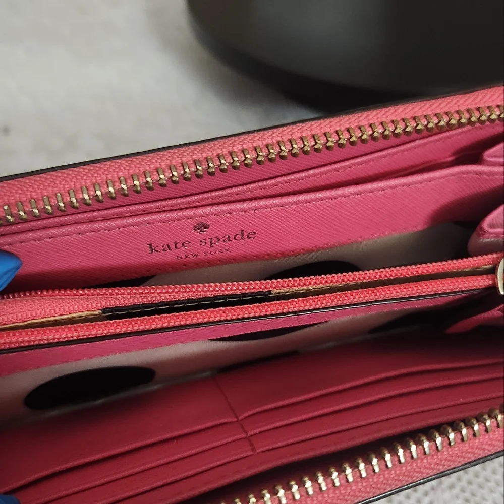 💞❤️Kate Spade Pink Leather Zip Wallet - nice size💕❣️